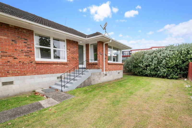 4/44 Dominion Street, Takapuna, Auckland - Carousel 1