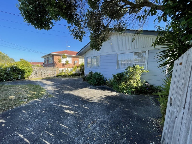 73 Triangle Road, Massey, Auckland - Carousel 2