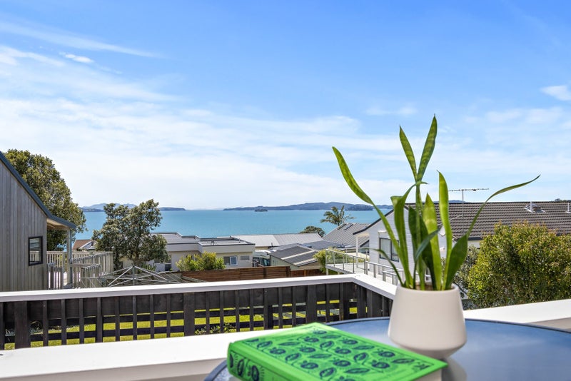 8 Mariners Grove, Algies Bay, Warkworth - Carousel 1