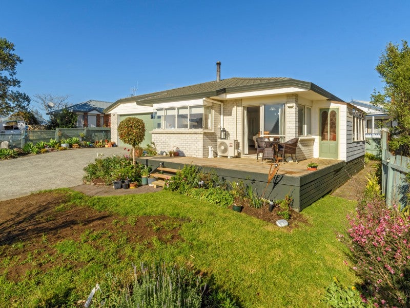 16 Tamworth Place, Gate Pa, Tauranga - Carousel 1