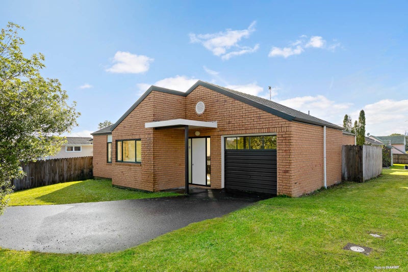 24 Awaroa Road, Sunnyvale, Auckland - Carousel 1