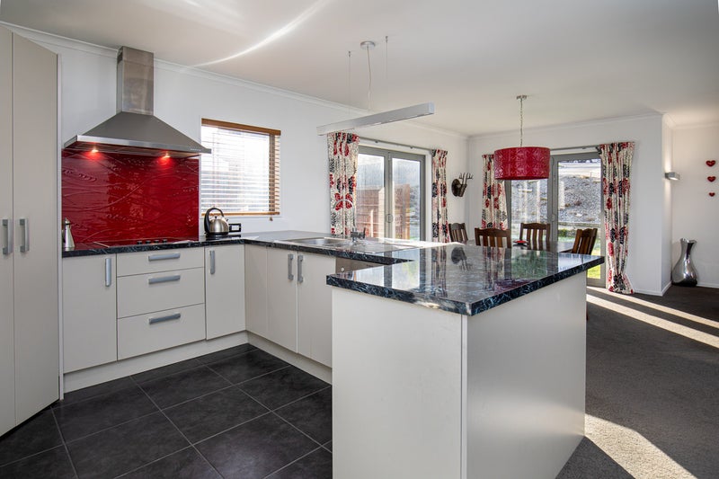 6 Holdom Place, Clyde, Clyde - Carousel 2