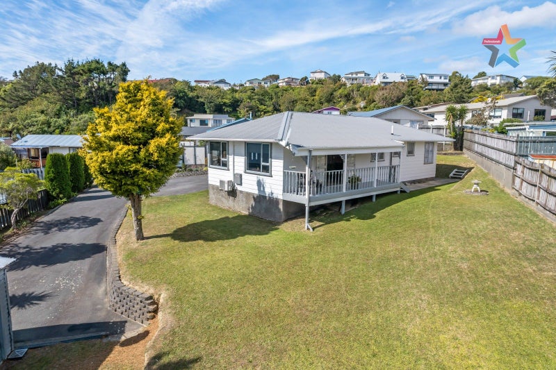 22 Invercargill Drive, Kelson, Lower Hutt - Carousel 1