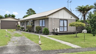 11 Garland Drive, St Andrews, Hamilton - Carousel 1