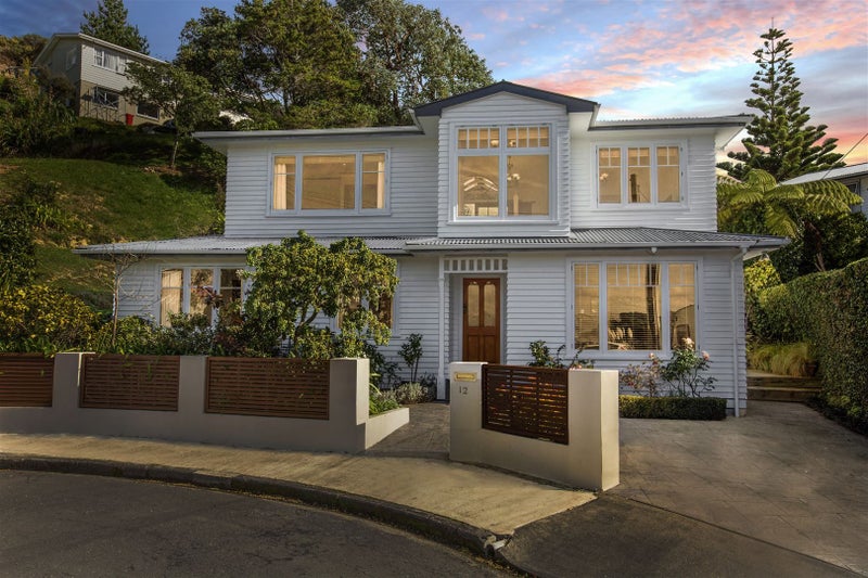 12 Makora Grove, Paremata, Porirua - Carousel 1