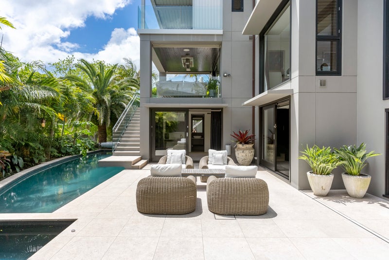 11 Bella Vista Road, Herne Bay, Auckland - Carousel 2