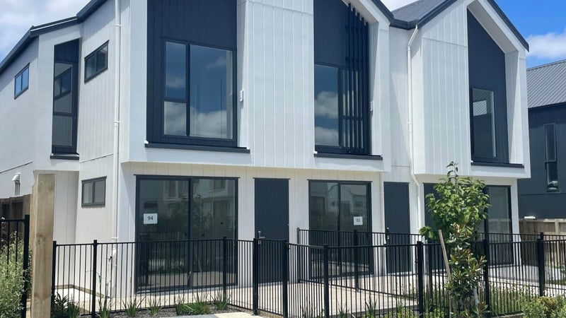 4 Jashi Lane, Westgate, Auckland - Carousel 1