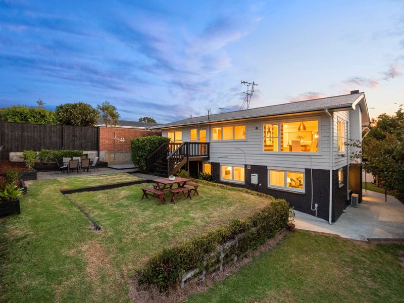 212 Gowing Drive, Meadowbank, Auckland - Carousel 1