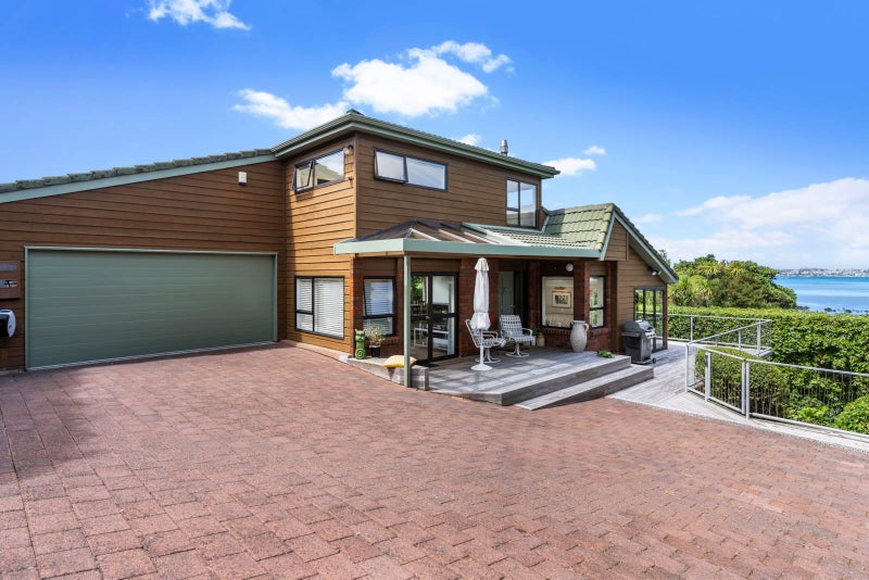 2/14 Pine Ridge Terrace, Hauraki, Auckland - Carousel 1
