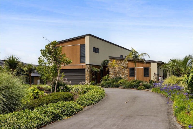 1B Links Drive, Waiwhakaiho, New Plymouth - Carousel 1