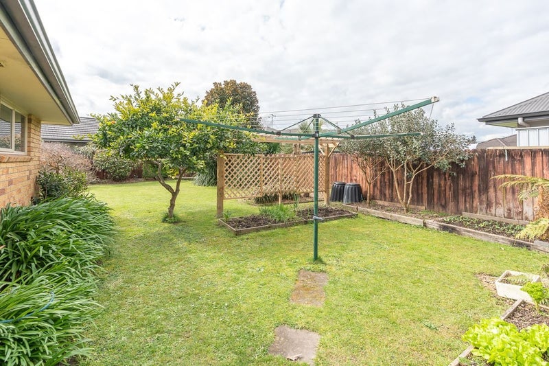 9 St James Drive, Huntington, Hamilton - Carousel 18