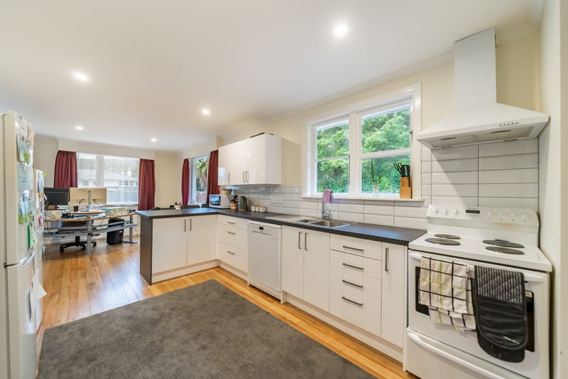 684 Main Road North, Te Marua, Upper Hutt - Carousel 1