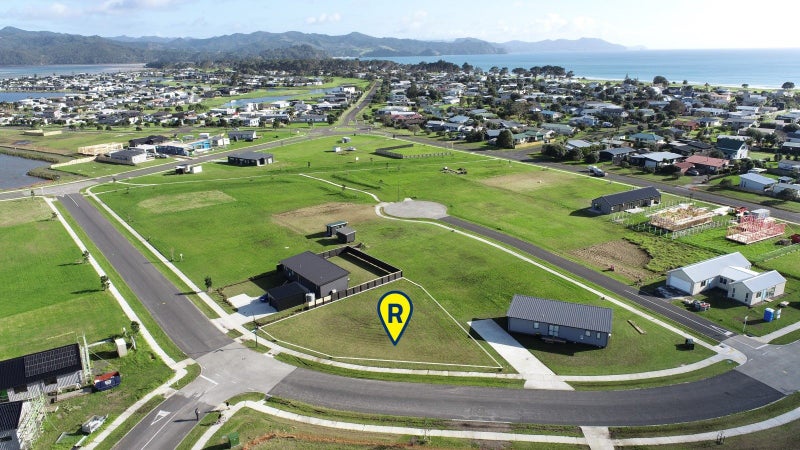 8 Motutere Drive, Matarangi, Whitianga - Carousel 1