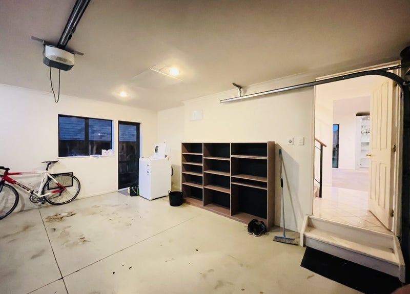 16 Hira Way, Hillsborough, Auckland - Carousel 11