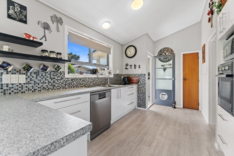 26 Totara Drive, St Andrews, Hamilton - Carousel 2