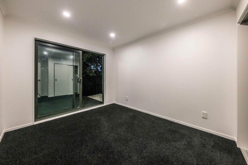 31A Waddell Avenue, Point England, Auckland - Carousel 11