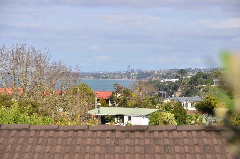 2/43 Watea Road, Torbay, Auckland - Carousel 20