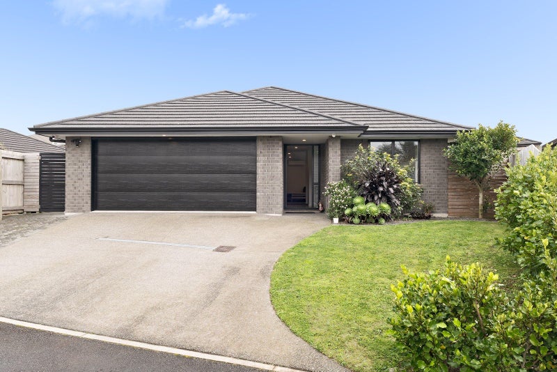 166 Waikite Road, Welcome Bay, Tauranga - Carousel 1