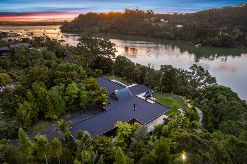 20 Oscar Road, Greenhithe, Auckland - Carousel 1