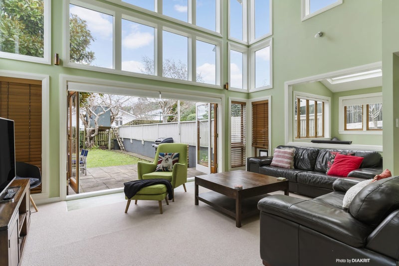 17 Raine Street, Karori, Wellington - Carousel 2