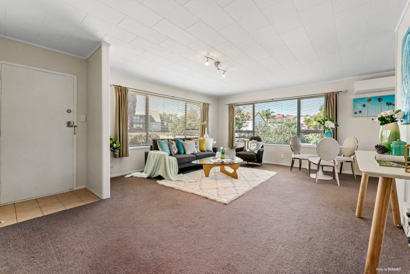 1/4 Cairngorm Place, Highland Park, Auckland - Carousel 1