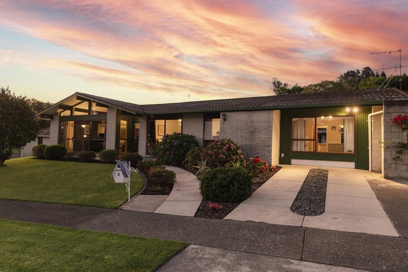 6 Sunvale Crescent, Whataupoko, Gisborne - Carousel 1