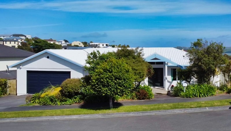 39 Lanyon Place, Whitby, Porirua - Carousel 1