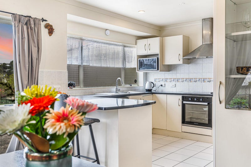 29 Killygordon Place, Massey, Auckland - Carousel 2