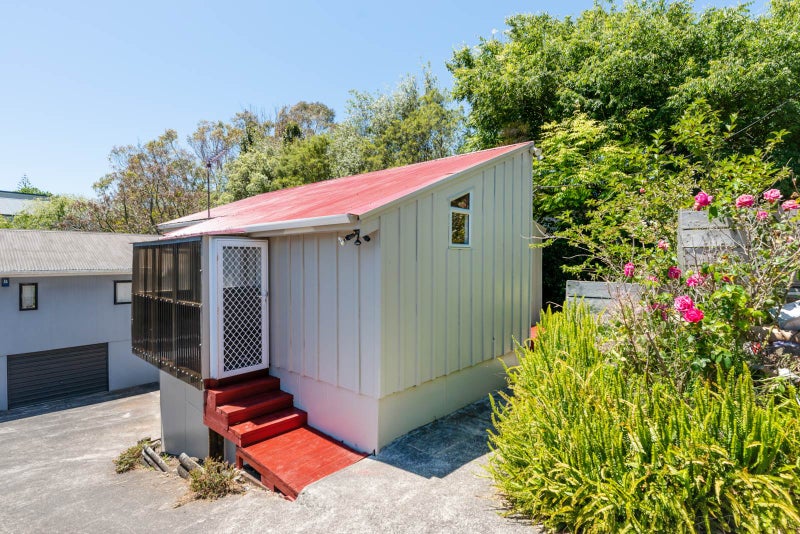 1/24 Sunnyside Road, Sunnyvale, Auckland - Carousel 2