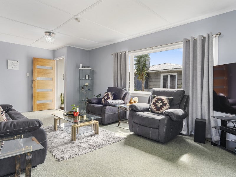 1 London Terrace, Welbourn, New Plymouth - Carousel 2