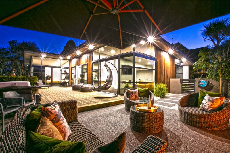 298 Courtenay Street, Strandon, New Plymouth - Carousel 1