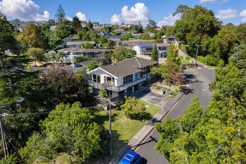 22 Liston Crescent, Cockle Bay, Auckland - Carousel 1