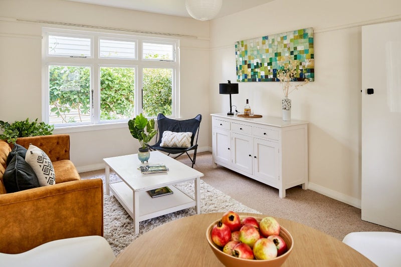 3/1 Rixon Grove, Mount Victoria, Wellington - Carousel 2