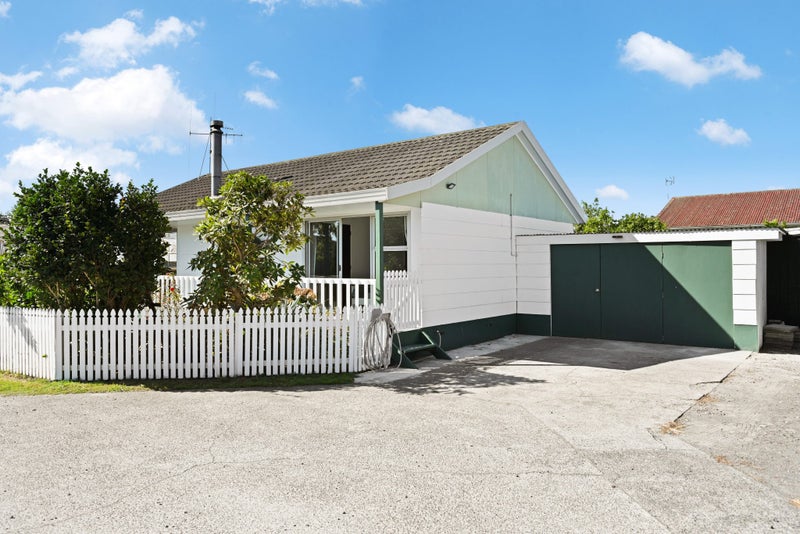 11A Breckons Avenue, Nawton, Hamilton - Carousel 1