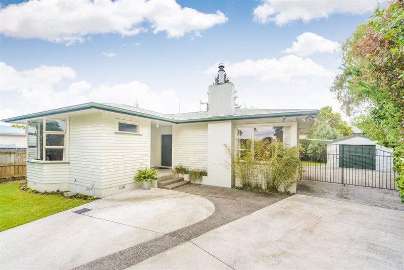 7 Athlone Place, Hokowhitu, Palmerston North - Carousel 21