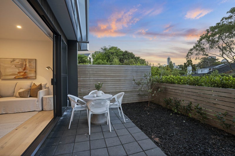 2/78 Orakei Road, Remuera, Auckland - Carousel 2