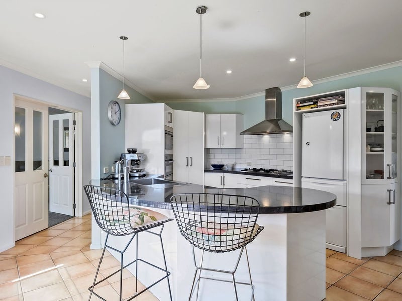 8 Wavy Knowes Drive, Waldronville, Dunedin - Carousel 2