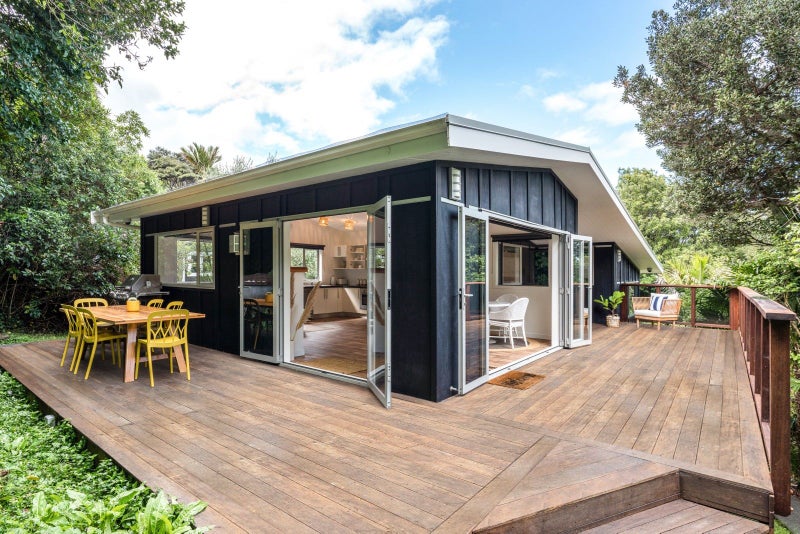 17 Glen Brook Road, Omiha, Waiheke Island - Carousel 1