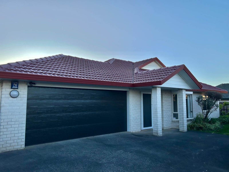 2/5 Bowscale Place, Northpark, Auckland - Carousel 1