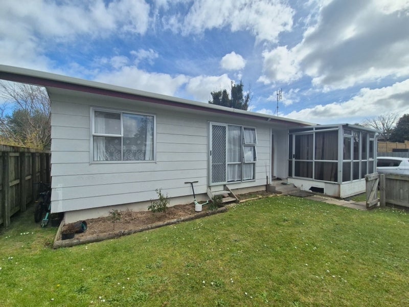 7 Carlyle Street, Leamington, Cambridge - Carousel 1