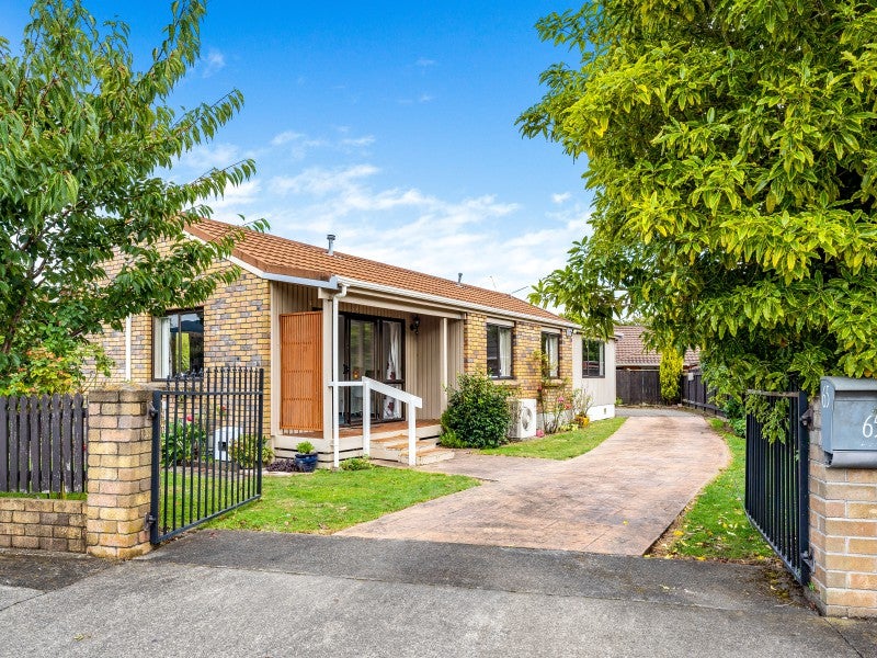 65 Gibbons Street, Ebdentown, Upper Hutt - Carousel 1