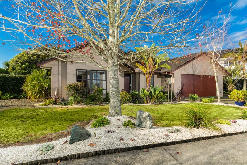 27 Te Wharau Drive, Greenhithe, Auckland - Carousel 1