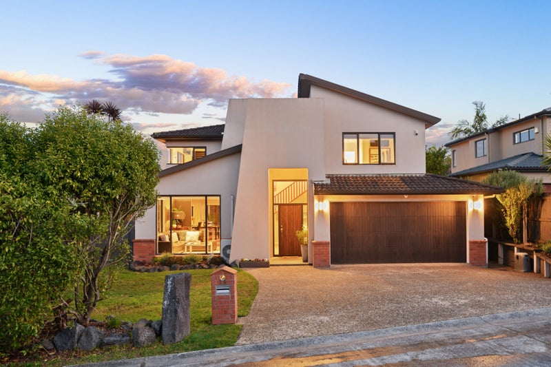 19 South Kensington Way, Henderson, Auckland - Carousel 2