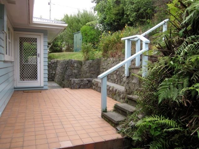 1 Kohima Drive, Khandallah, Wellington - Carousel 11