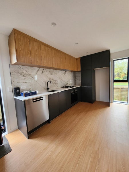 1/8 Victoria Street, Ebdentown, Upper Hutt - Carousel 2