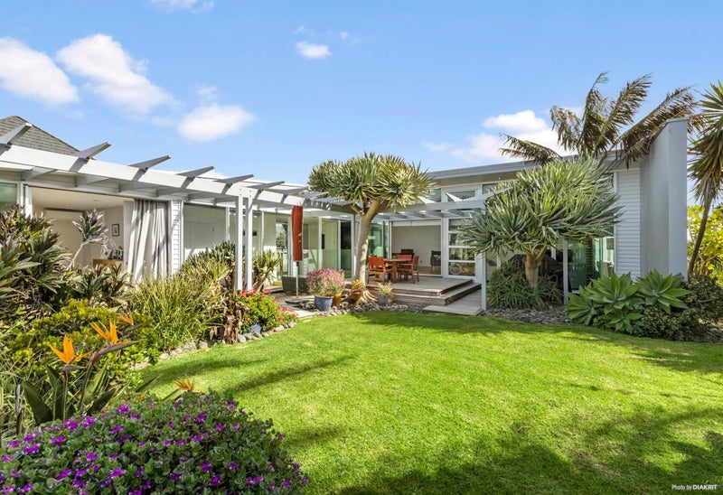11 Farnell Place, Gulf Harbour, Whangaparaoa - Carousel 1
