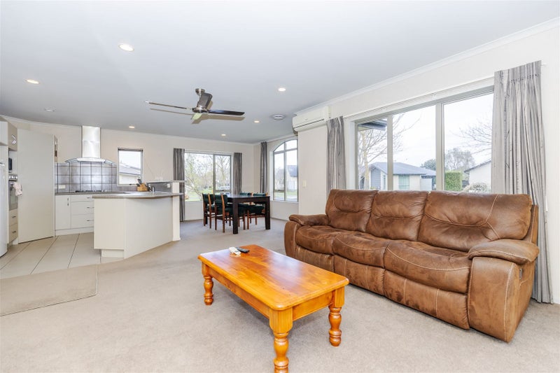 5 Ravenscourt Place, Huntington, Hamilton - Carousel 2