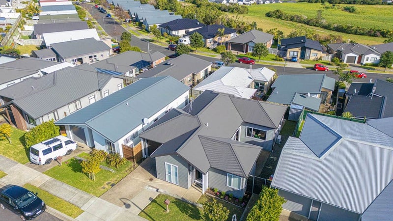 63 Barcliff Terrace , Gulf Harbour, Whangaparaoa - Carousel 1