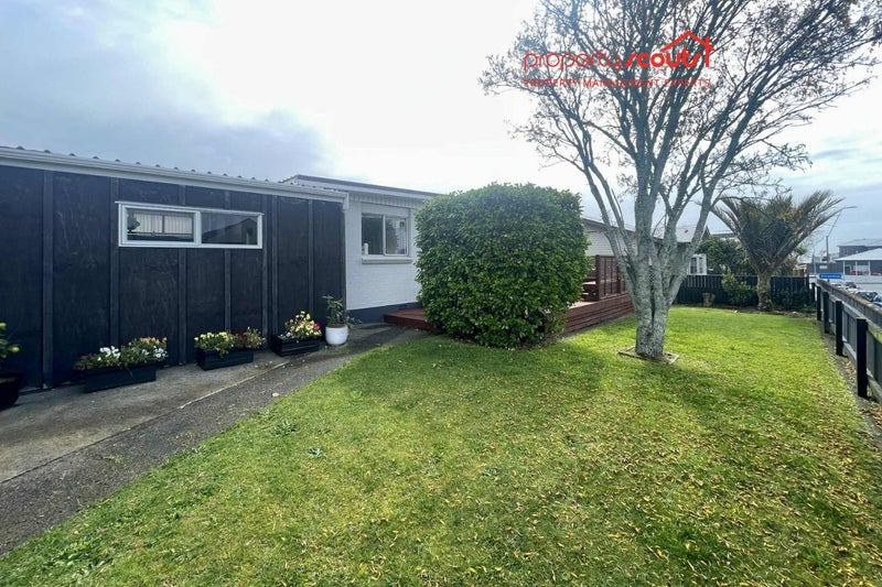 16 Mangorei Road, Strandon, New Plymouth - Carousel 2