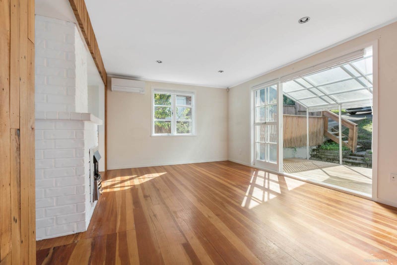 76 Mount Royal Avenue, Mount Albert, Auckland - Carousel 2